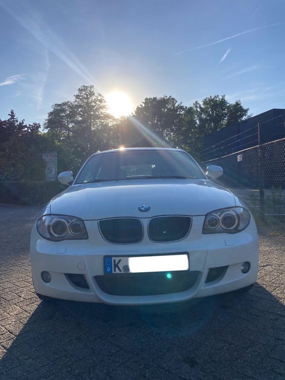 Bild des Angebotes BMW 120i M-PAKET / Leder / LED / CarPlay / TÜV 12.27