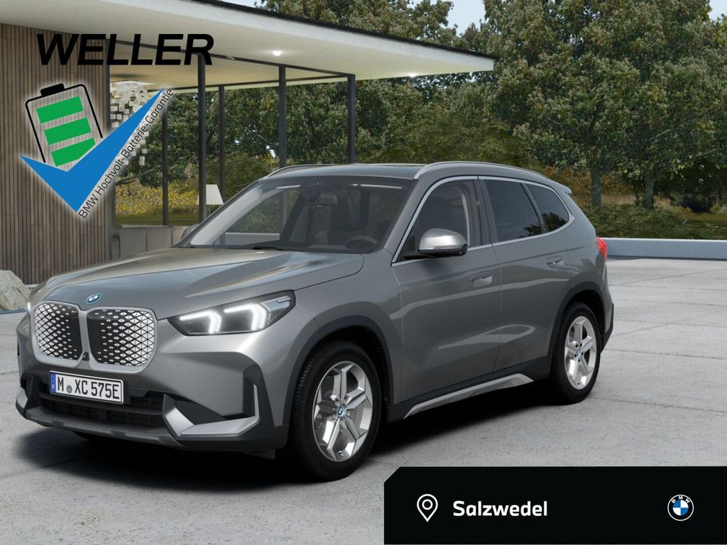 Bild des Angebotes BMW iX1 xDrive30 xLine AdLED,AHK,Pano,Kam,DA,KomZu