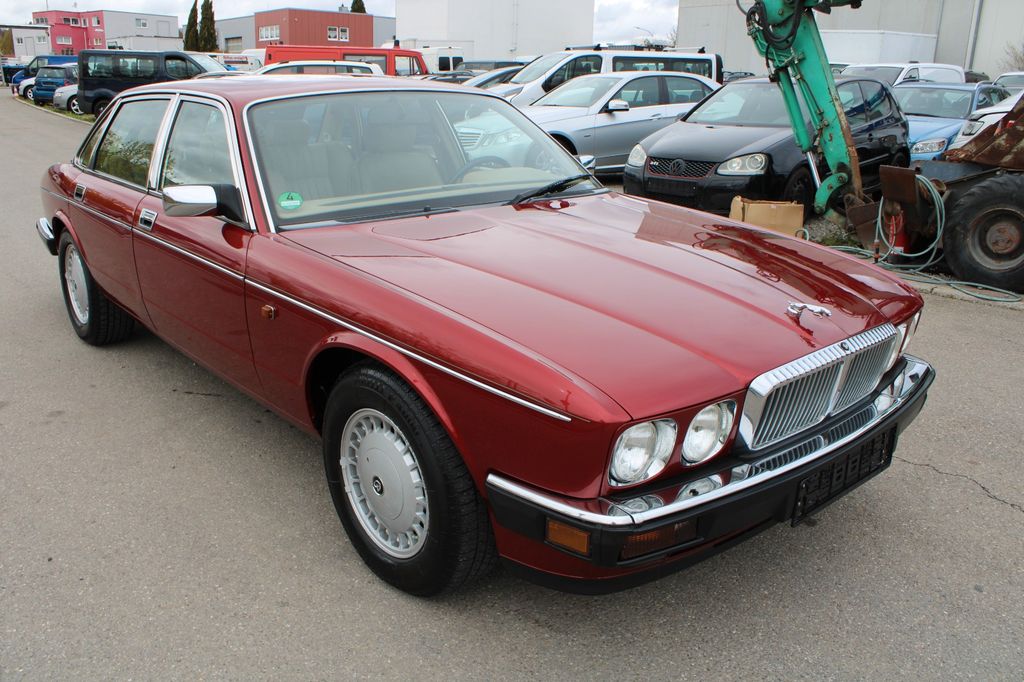 Bild des Angebotes Jaguar XJ40 4,0L*DAIMLER*LEDER-BEIGE*DEUTSCH-KFZ*TOP*