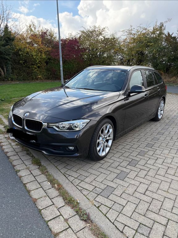 Bild des Angebotes BMW 318i Touring - Memory, Side/Lane, LHZ, Carplay