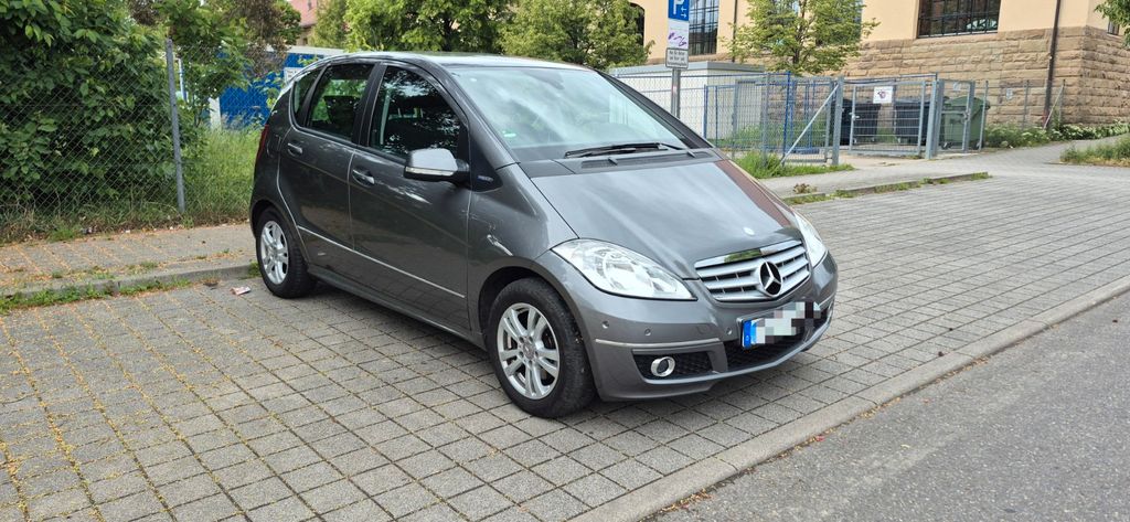 Bild des Angebotes Mercedes-Benz Gepflegtes Garagenfahrzeug zu verkaufen!