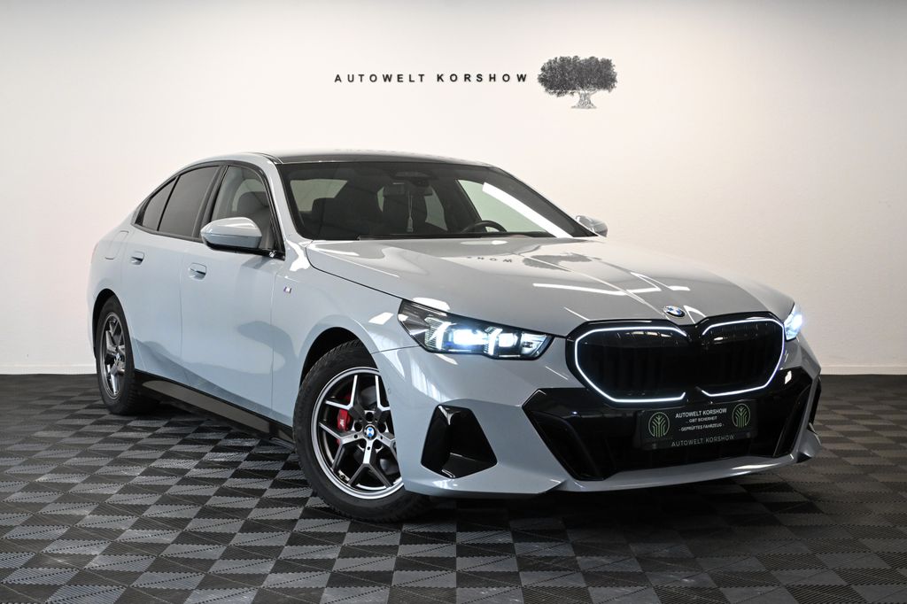 Bild des Angebotes BMW 520 d M Sport *360*ACC*HUD*KESSY*PANO*4x SHZ*AHK