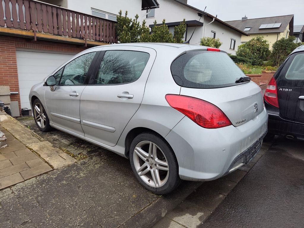 Bild des Angebotes Peugeot 308 Allure e-HDi FAP 110 EGS6 STOP & START A...