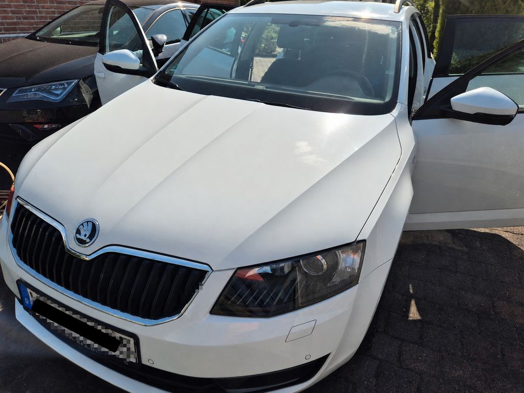 Bild des Angebotes Skoda Octavia 2.0 TDI Joy Combi Joy