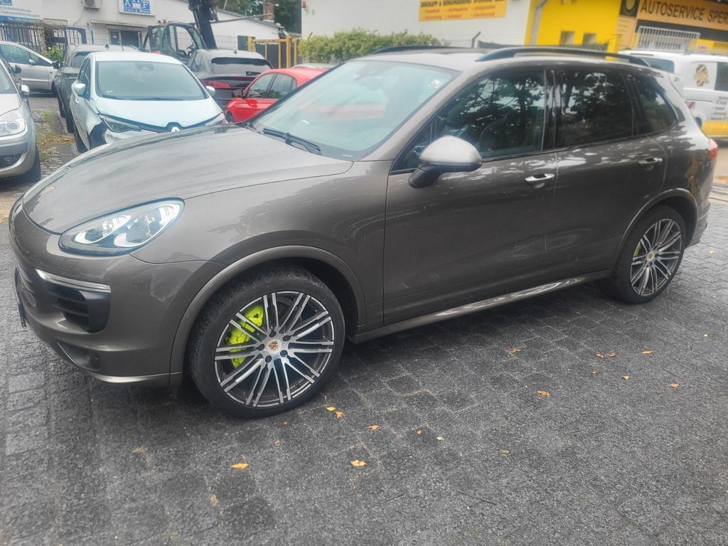 Bild des Angebotes Porsche Cayenne S E-Hybrid/Panorama/Navi/21 Zoll Alus