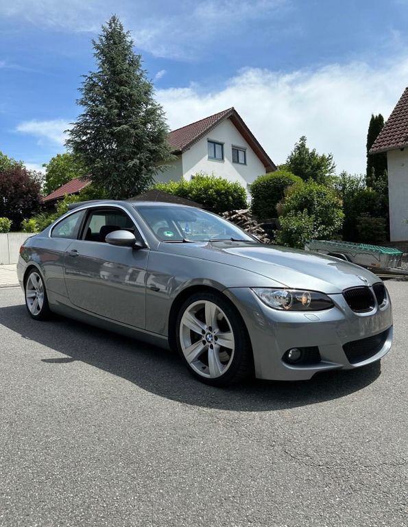 Bild des Angebotes BMW e92 330i Schalter m Paket