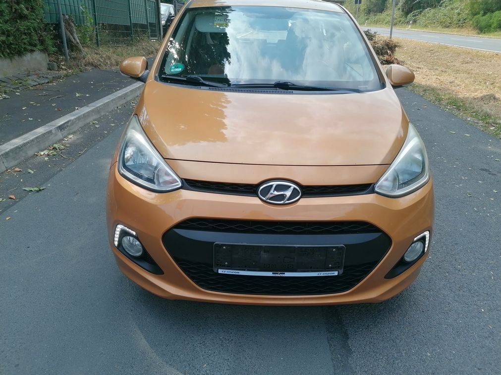 Bild des Angebotes Hyundai i10 FIFA World Cup Edition1Hand.TÜ+Reifenneu.