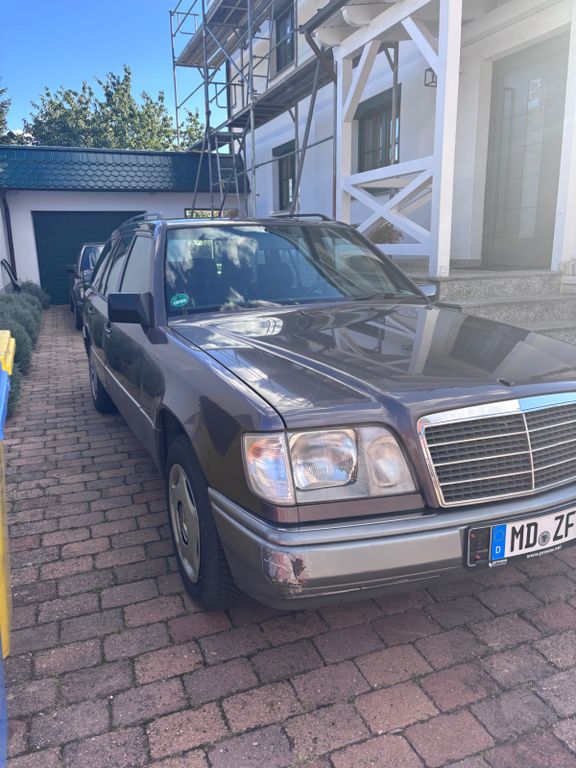Mercedes-Benz E 220/AHK/Klima/Fensterh./MKB neu!/5-Gang/