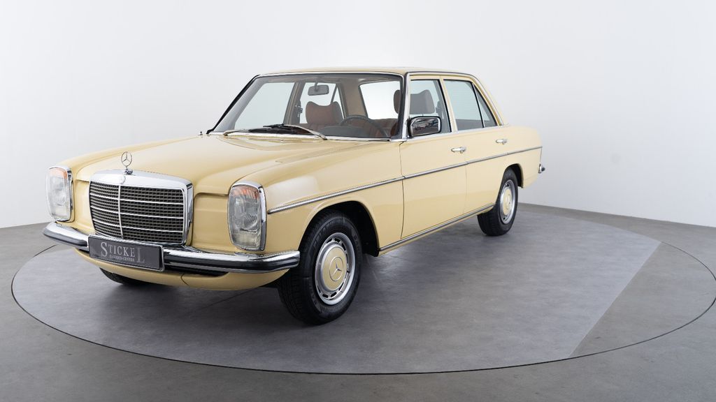 Bild des Angebotes Mercedes-Benz 230/8