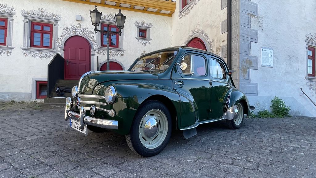 Bild des Angebotes Renault 4 CV OLDTIMER IM NEUWERTIG RESTAURIERTEN ZUSTAND