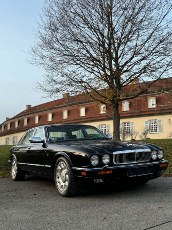 Bild des Angebotes Jaguar Daimler Double Six 6.0 Kurze Version LHD