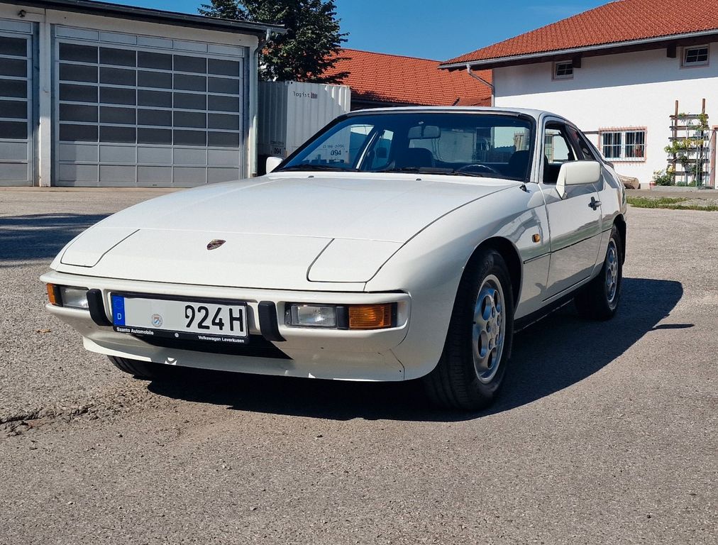 Porsche 924 S