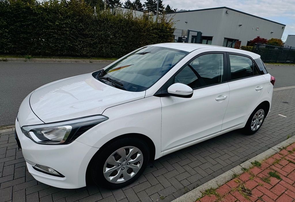Bild des Angebotes Hyundai i20 1.1 CRDi Trend Trend