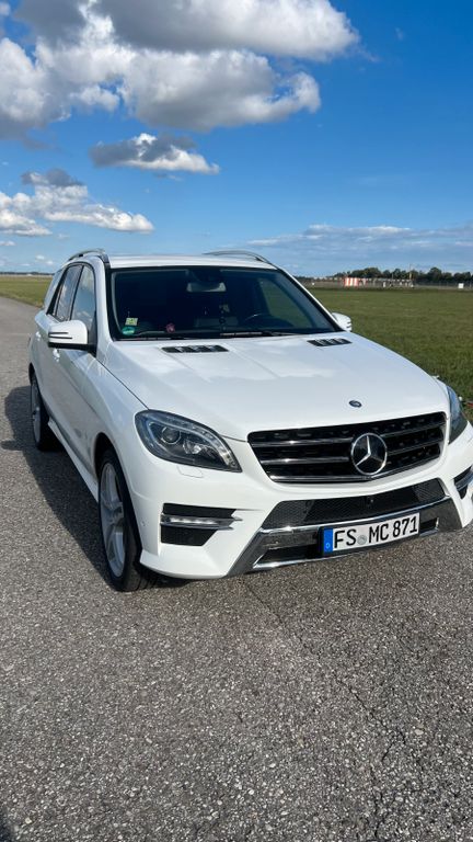 Bild des Angebotes Mercedes-Benz ML 350 BlueTEC 4MATIC - AMG ASSISTENZ VOLL 8Reif
