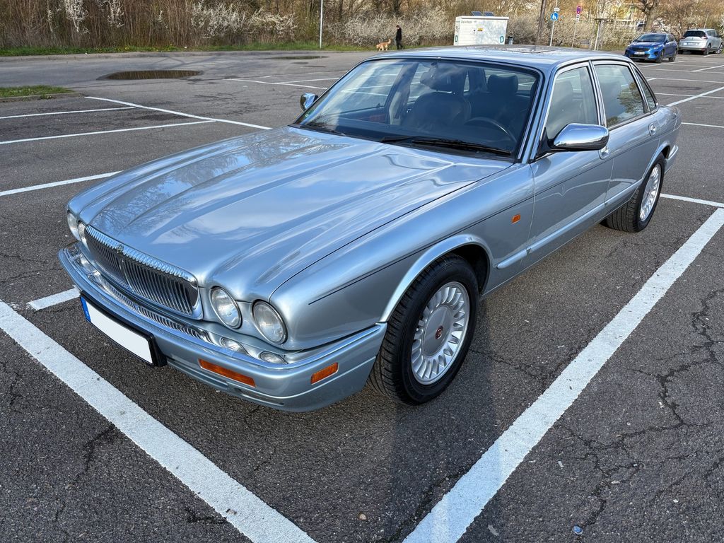 Bild des Angebotes Jaguar X300 Daimler Six 4.0