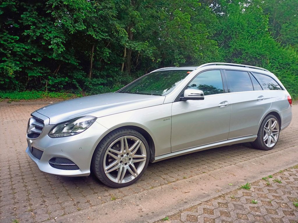 Bild des Angebotes Mercedes-Benz E 350 BlueTec 4Matic Avantg AMG/Standhz./AHK/DIS
