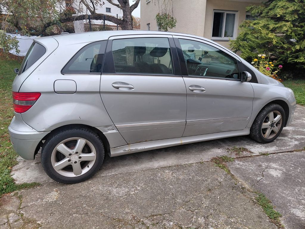 Mercedes-Benz B 200 Standard
