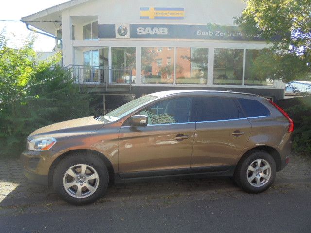 Bild des Angebotes Volvo XC60 D4 ALLRAD Autom. Leder/Kamera/Navi/SHZG/BT