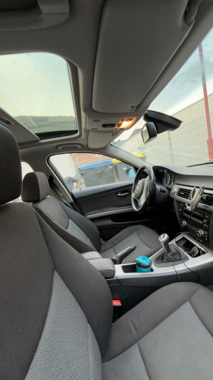Bild des Angebotes BMW 318i -