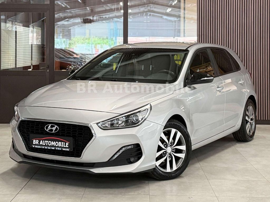 Bild des Angebotes Hyundai i30 Passion*SR/WR*Kamera*SHZ*LHZ*PDC*