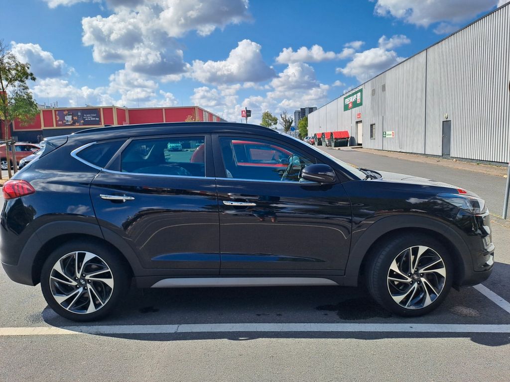 Hyundai TUCSON 1.6 T-GDI Prem. 4WD/2WD Pano 360° Leder