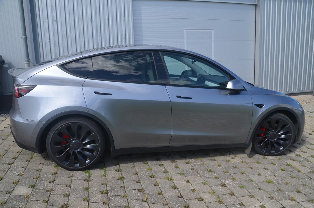Bild des Angebotes Tesla Model Y Performance Dual Motor AWD Performance