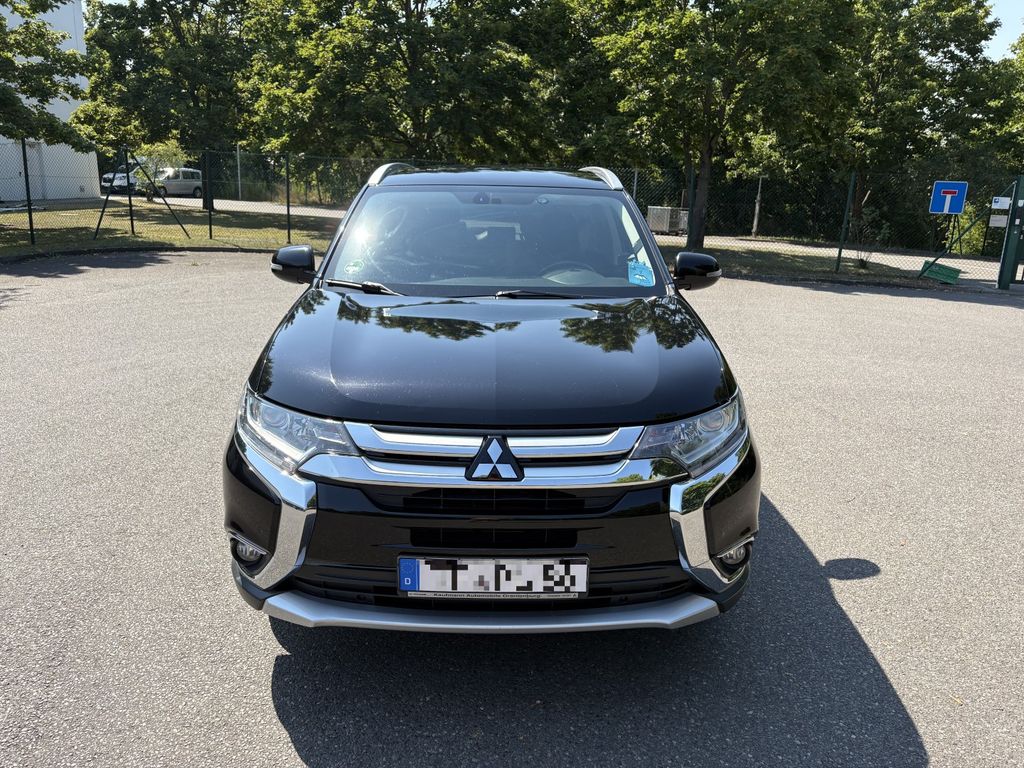 Mitsubishi Outlander Edition 100 2WD Automatik