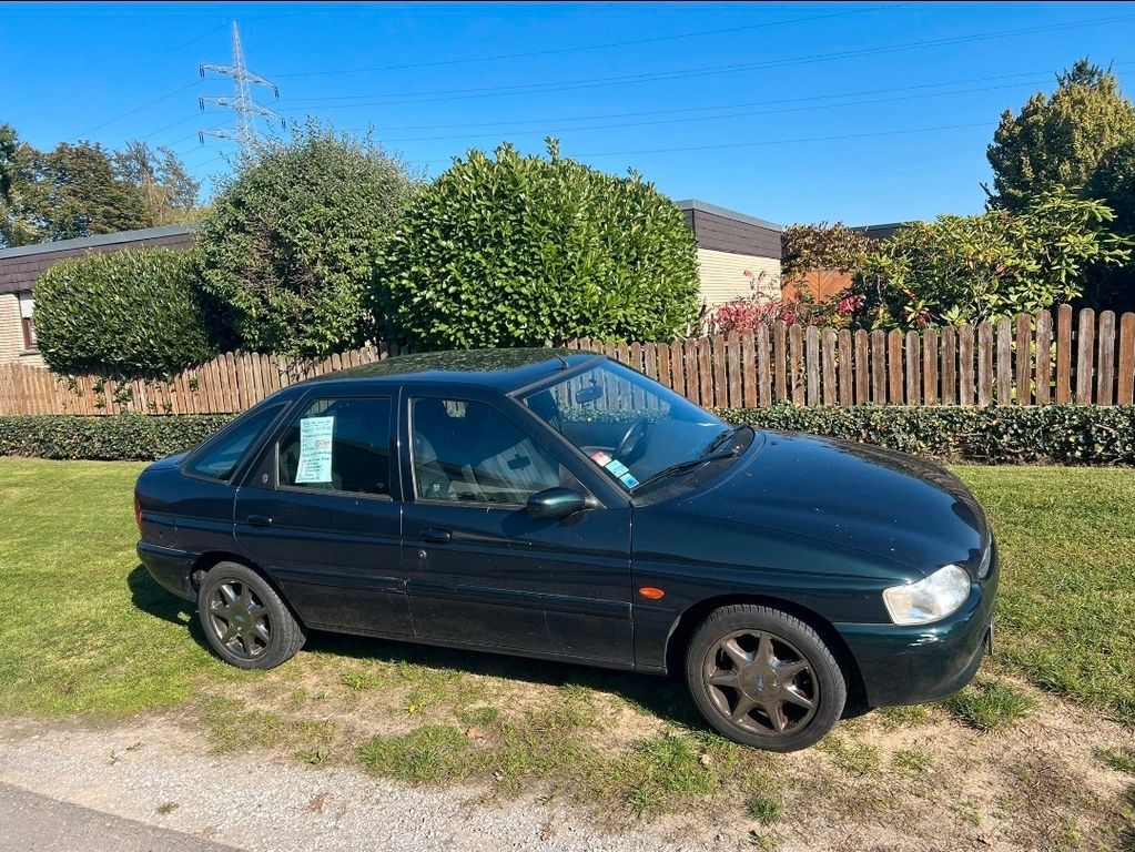 Ford Escort 1.6 Ghia 26.500km gelaufen Rentner Fahrze