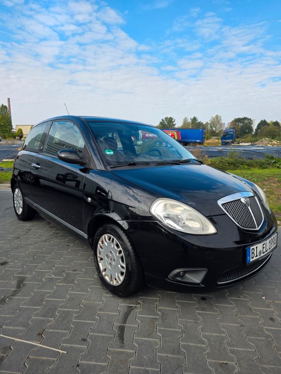 Bild des Angebotes Lancia Ypsilon 1.4 16v Sport MomoDesign Sport