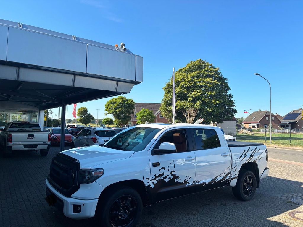 Bild des Angebotes Toyota Tundra 5,7 V8 Crew Max - Platinum