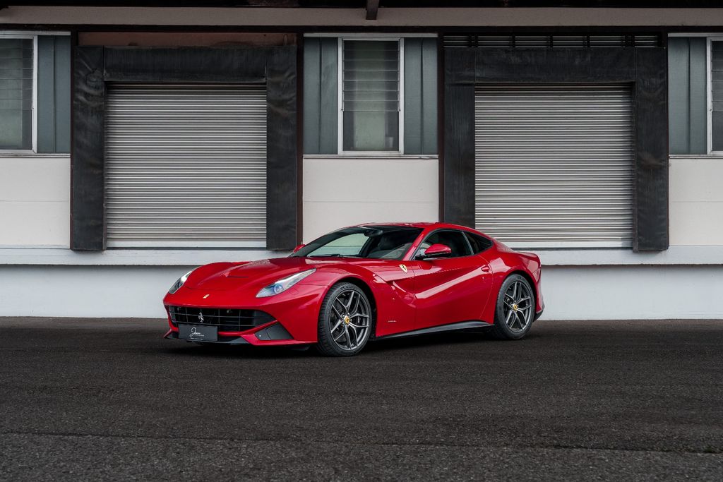 Bild des Angebotes Ferrari F12*Carbon*LIFT*Rosso Berlinetta*Collector