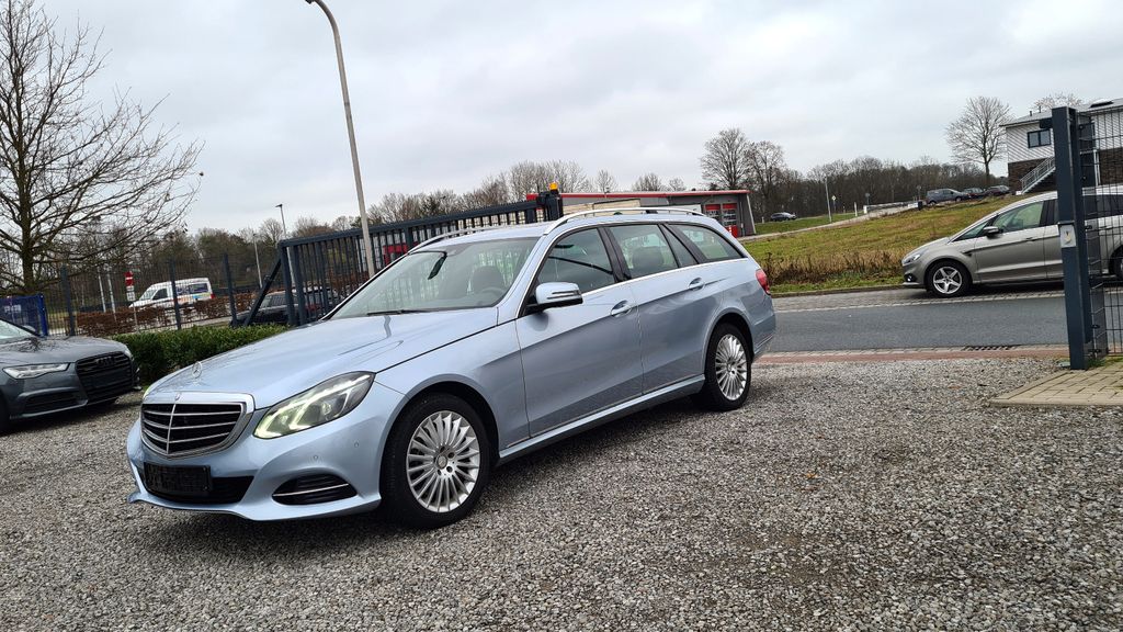 Bild des Angebotes Mercedes-Benz E 250 T CGI BlueEfficiency 7-TRONIC- LED-NAVI