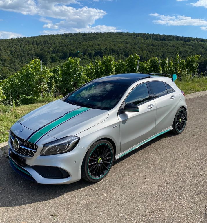 Bild des Angebotes Mercedes-Benz A250 4MATIC Petronas Motorsport Edition