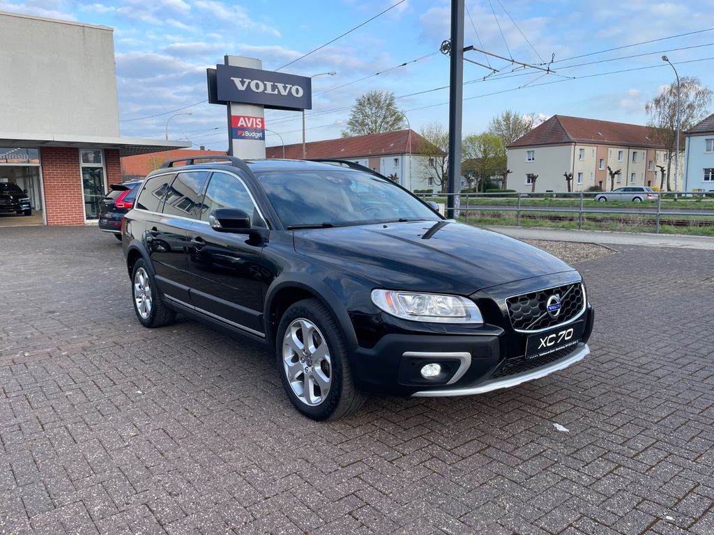 Volvo XC70 D4 AWD Summum ACC StHzg SD AHK Xenon