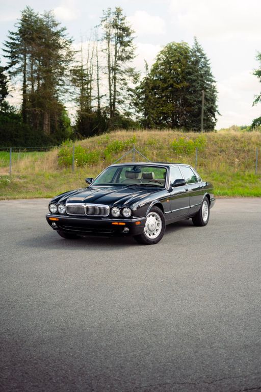 Bild des Angebotes Jaguar XJ8 3.2 -
