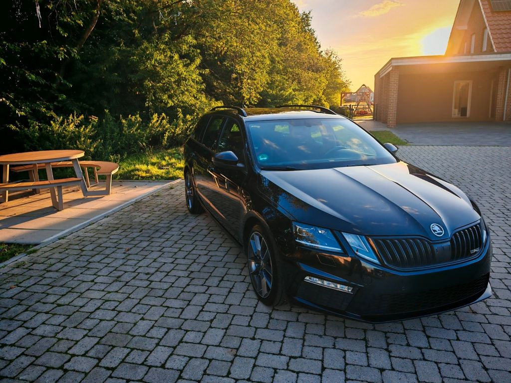 Bild des Angebotes Skoda Octavia 2.0 TDI SCR DSG RS Combi RS