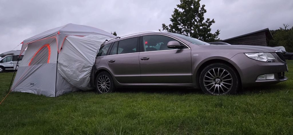 Bild des Angebotes Skoda Superb 2.0 TDI DSG Family Combi Family