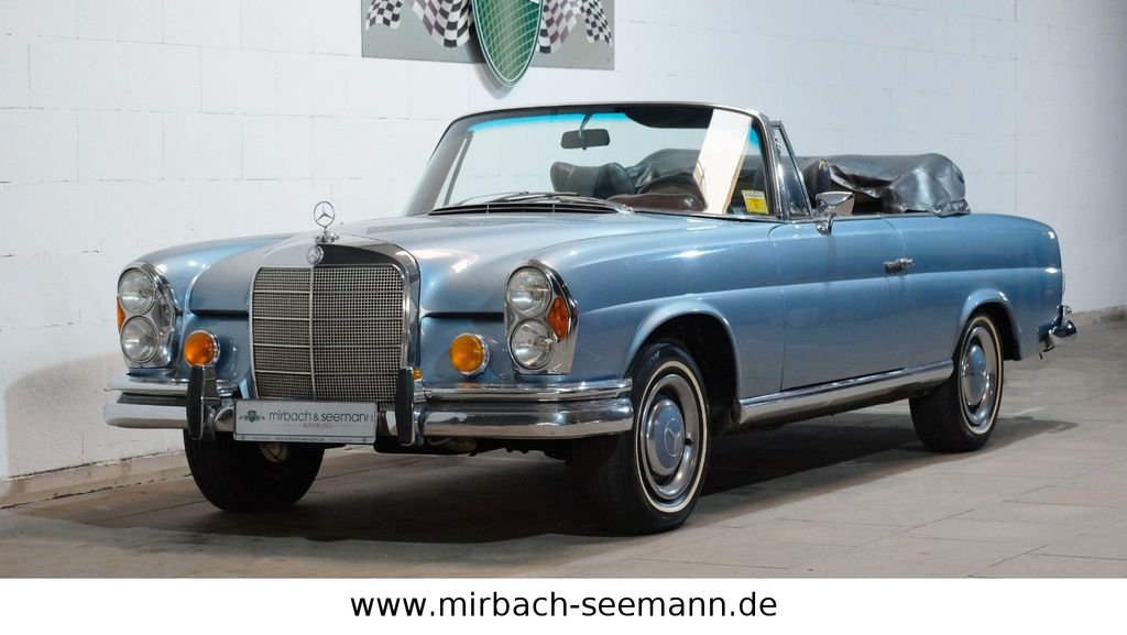 Bild des Angebotes Mercedes-Benz 220 SE W111 Cabrio, traumhafte Farbkombination