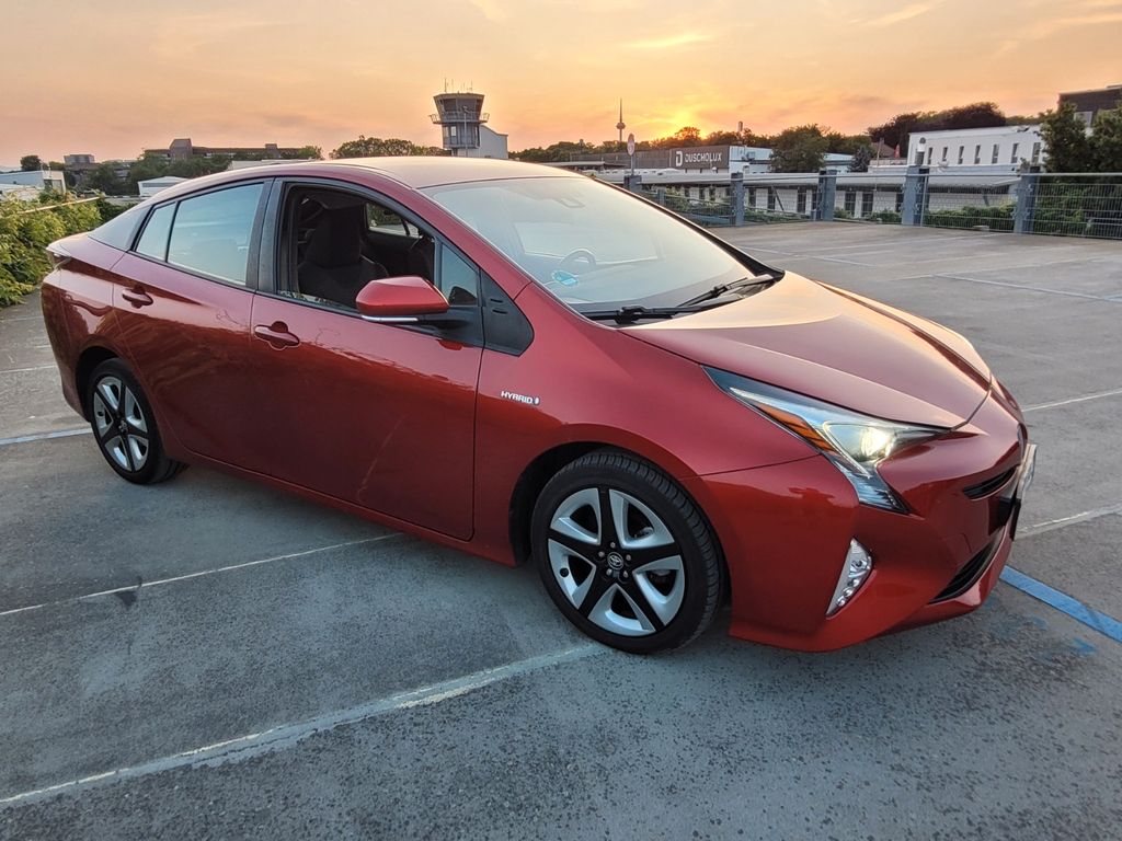 Bild des Angebotes Toyota Prius Bj  2018 114.000km 4,0L/100km