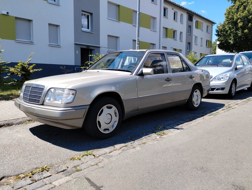 Bild des Angebotes Mercedes-Benz Mercedes W124 E 200 Automatik |