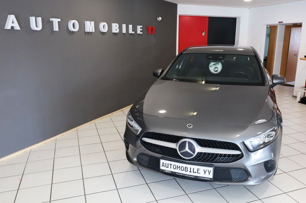 Bild des Angebotes Mercedes-Benz A 250e Sportpaket,LED,Navi,MBUX,Temp,PDC,SHA,F1