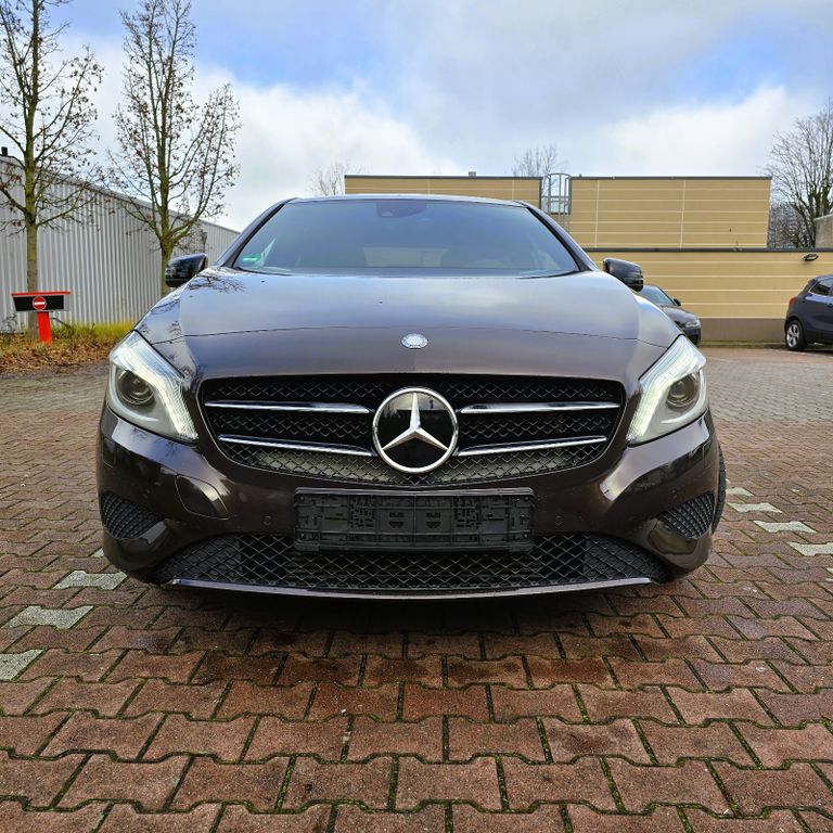 Bild des Angebotes Mercedes-Benz A 250*4MATIC*PANO*KAMERA*AHK*NIGHT PAKET*8xBER.