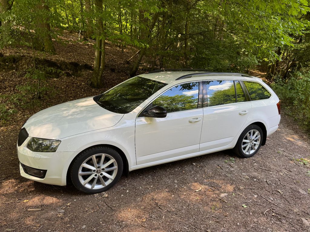 Bild des Angebotes Skoda Octavia III Kombi ELEGANCE, 1,4l Benzin TÜV neu