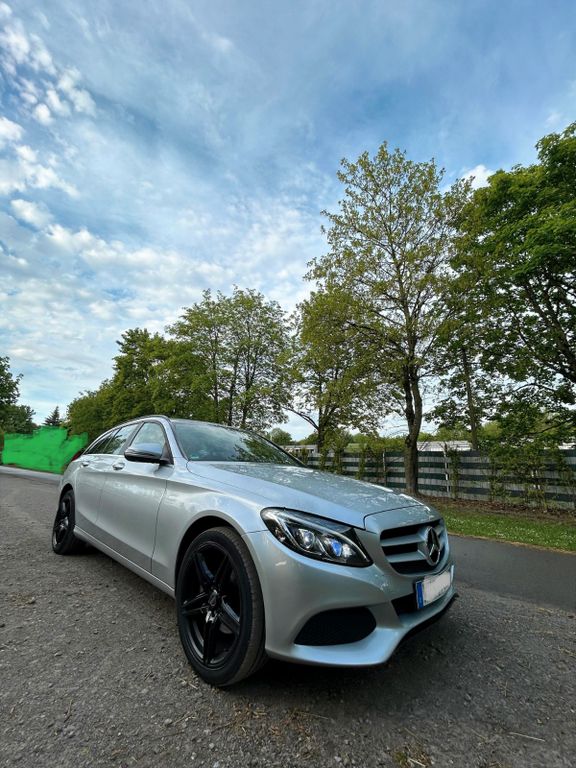 Bild des Angebotes Mercedes-Benz C 200 4MATIC T Autom. - AHK, Navi, Kamera