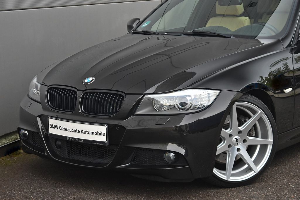 Bild des Angebotes BMW 330i* M-Paket! Performance! Individual! Traum! *
