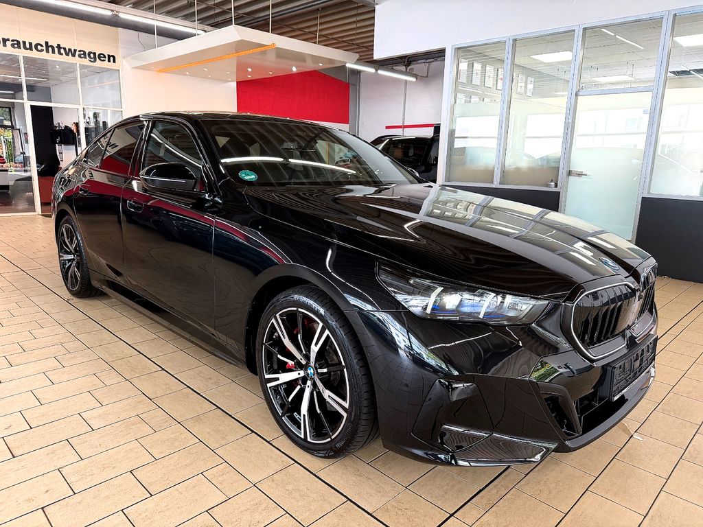Bild des Angebotes BMW i5 40 xDrive M SPORT *VOLLAUSST+20'M+NP. 99.750€