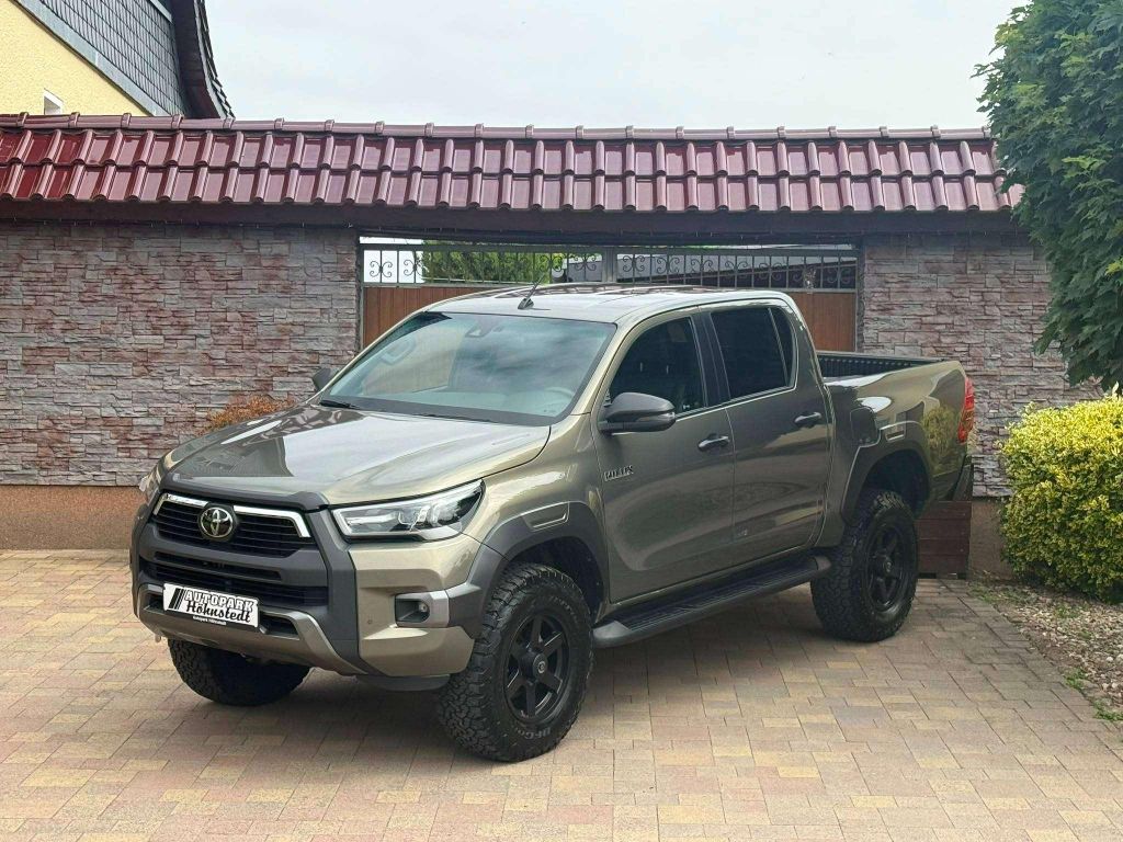 Bild des Angebotes Toyota Hilux Double Cab Invincible 4x4*OME*WINDE*Scheck