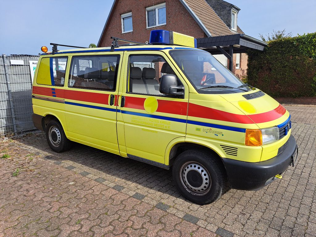 Bild des Angebotes Volkswagen T4 Syncro DRK 9-Sitzer*Diff-Sperre*AHK*StdHz