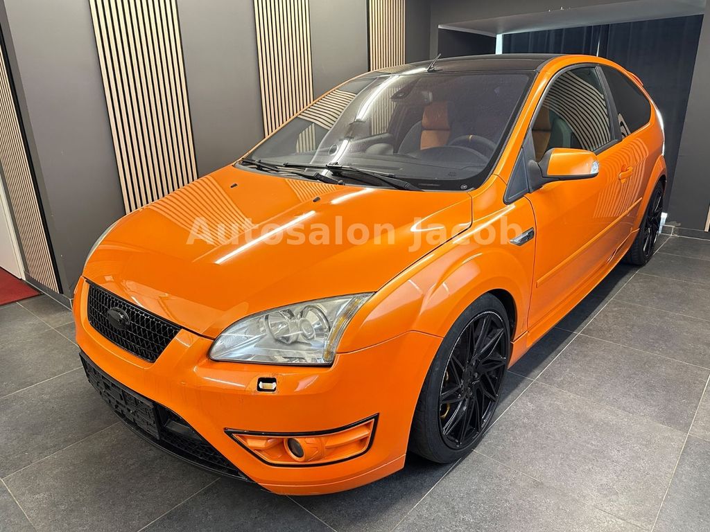 Ford Focus Lim. ST *Recaro*Sportauspuff*Bangs'Pops*