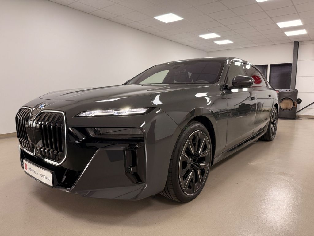 Bild des Angebotes BMW 740 xDrive M Sport Pro*SKYLOUNGE*B&W*ICONICGLOW*